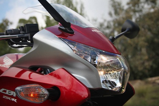 Още снимки на Honda CBR250R 17