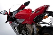 Развитието на MV Agusta F3 07