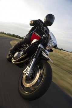Официални снимки на мотоциклета Husqvarna Nuda 900R 09