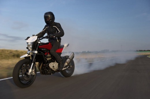 Официални снимки на мотоциклета Husqvarna Nuda 900R 10