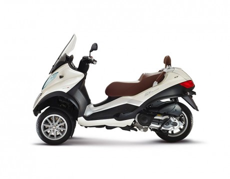 500 кубиков Piaggio MP3 Touring 12